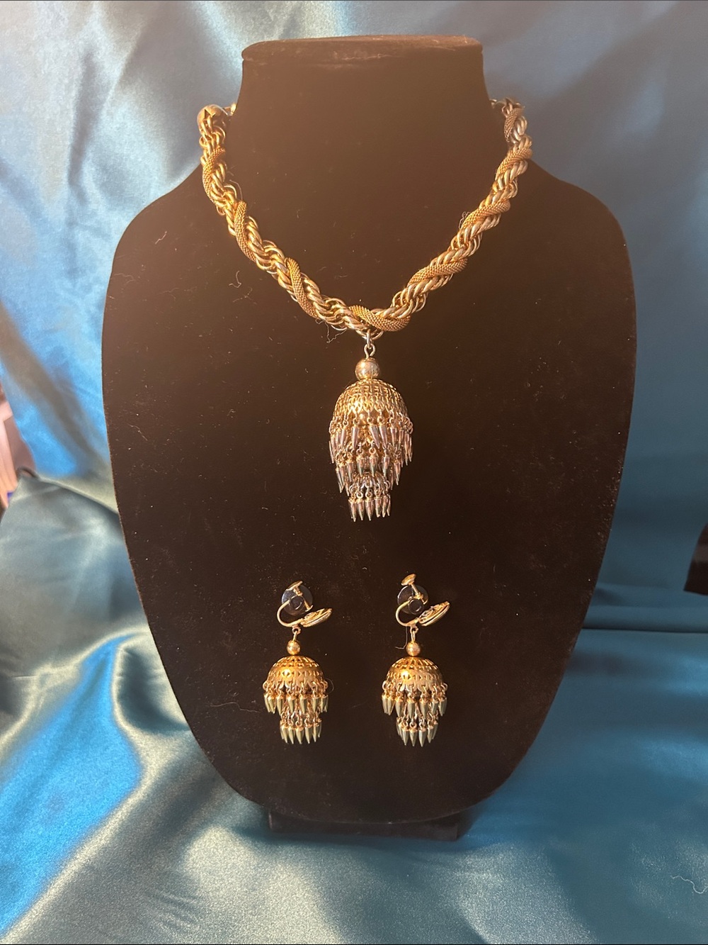 Vintage Gold Twisted Chain Necklace and Earrings